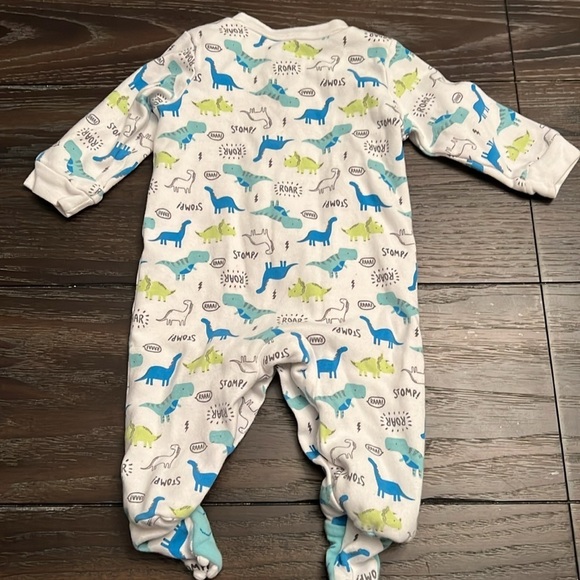 Two Newborn 0-3 months pajamas zipper & snaps  dinosaur stripes baby - Picture 8 of 9